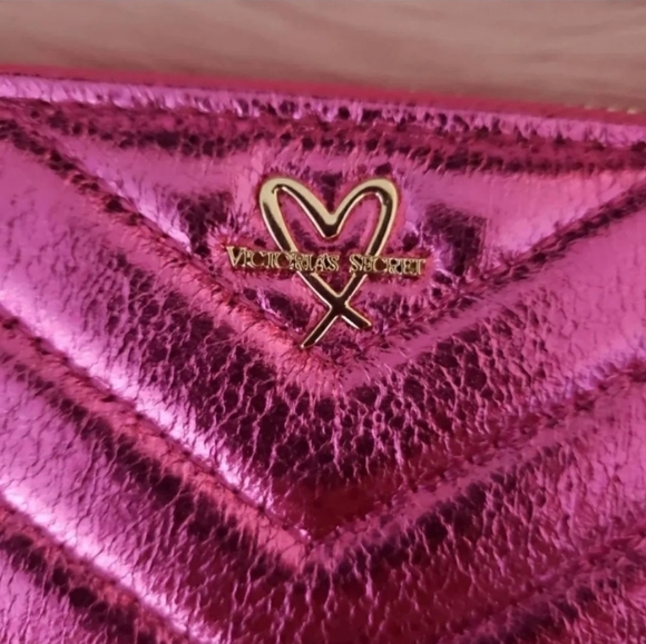 Victoria's Secret V quilt pink metallic crackle wallet - Picture 2 of 9